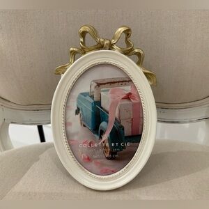 5” x 7” Elegant Ivory and Gold Oval Ribbon Bow Photo Frame NWT